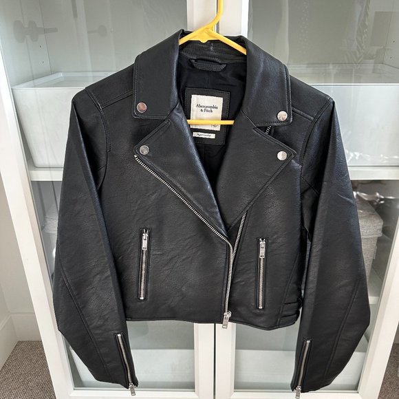 NWOT Abercrombie & Fitch Vegan Leather Moto Jacket Sz Small - Picture 2 of 4